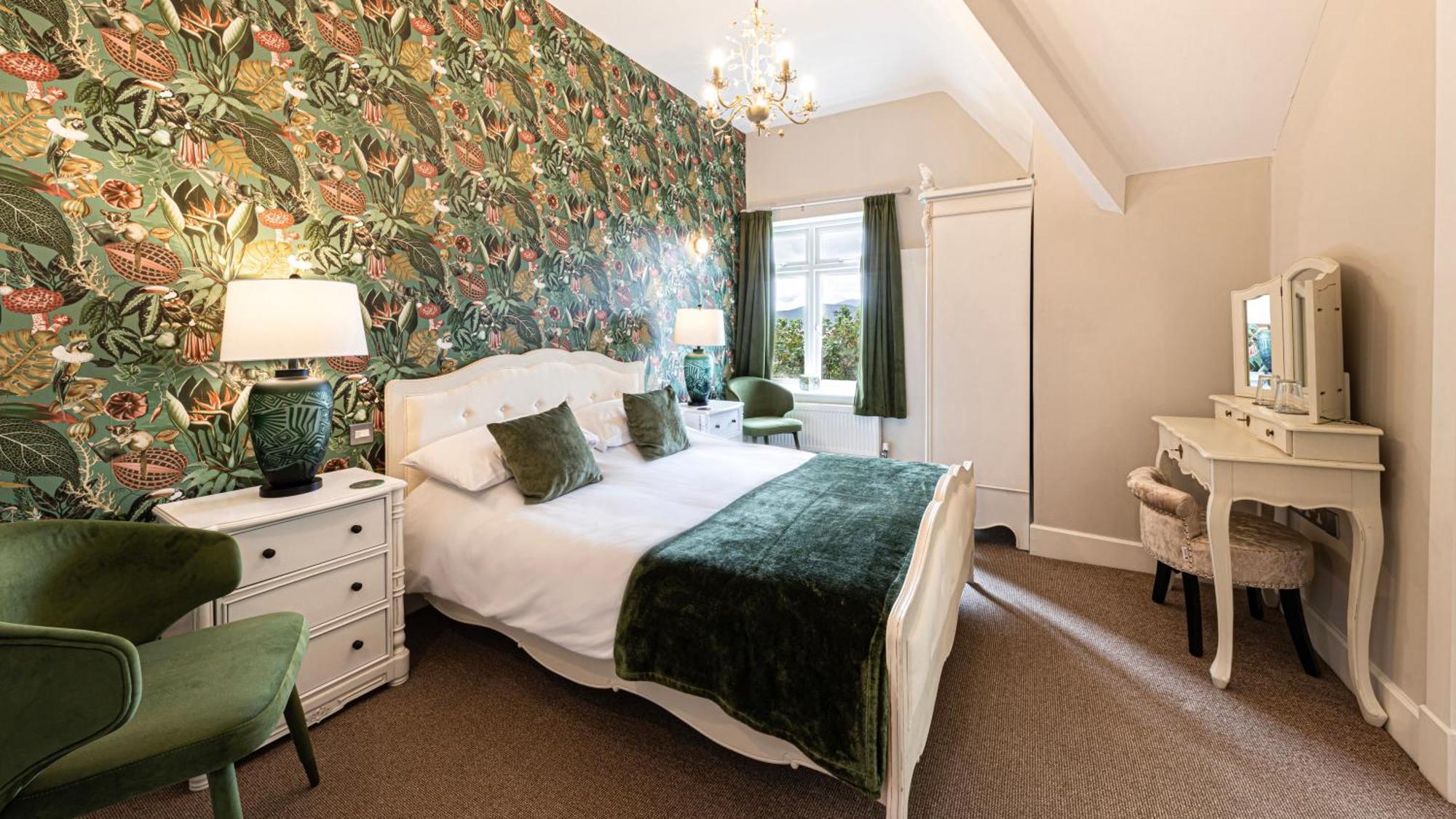 Roomours Hotel With Private Car Park ลันดิดโน ภายนอก รูปภาพ