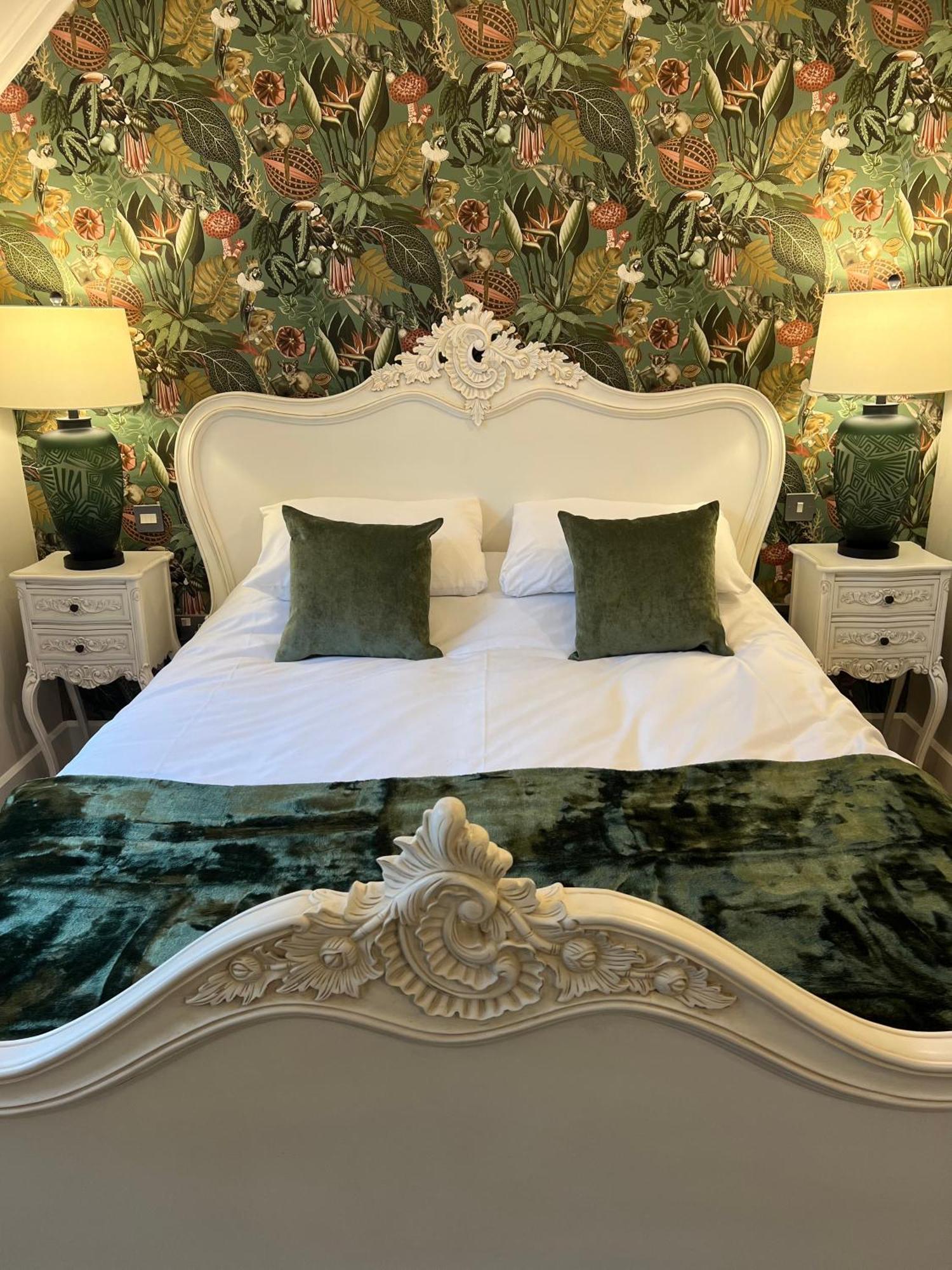 Roomours Hotel With Private Car Park ลันดิดโน ภายนอก รูปภาพ