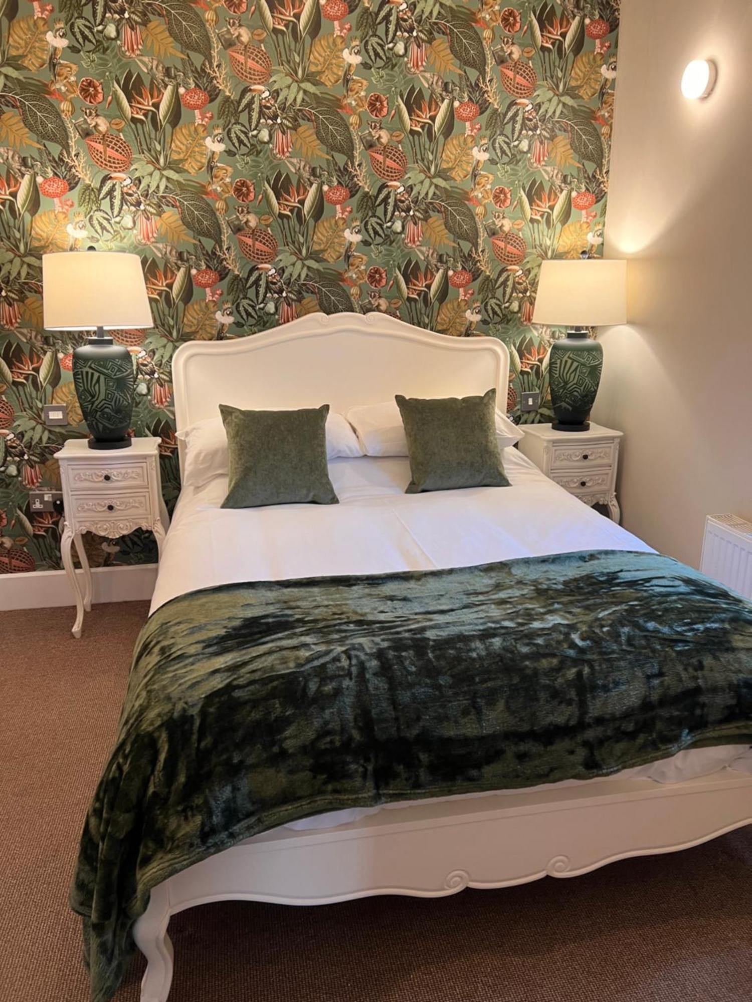 Roomours Hotel With Private Car Park ลันดิดโน ภายนอก รูปภาพ