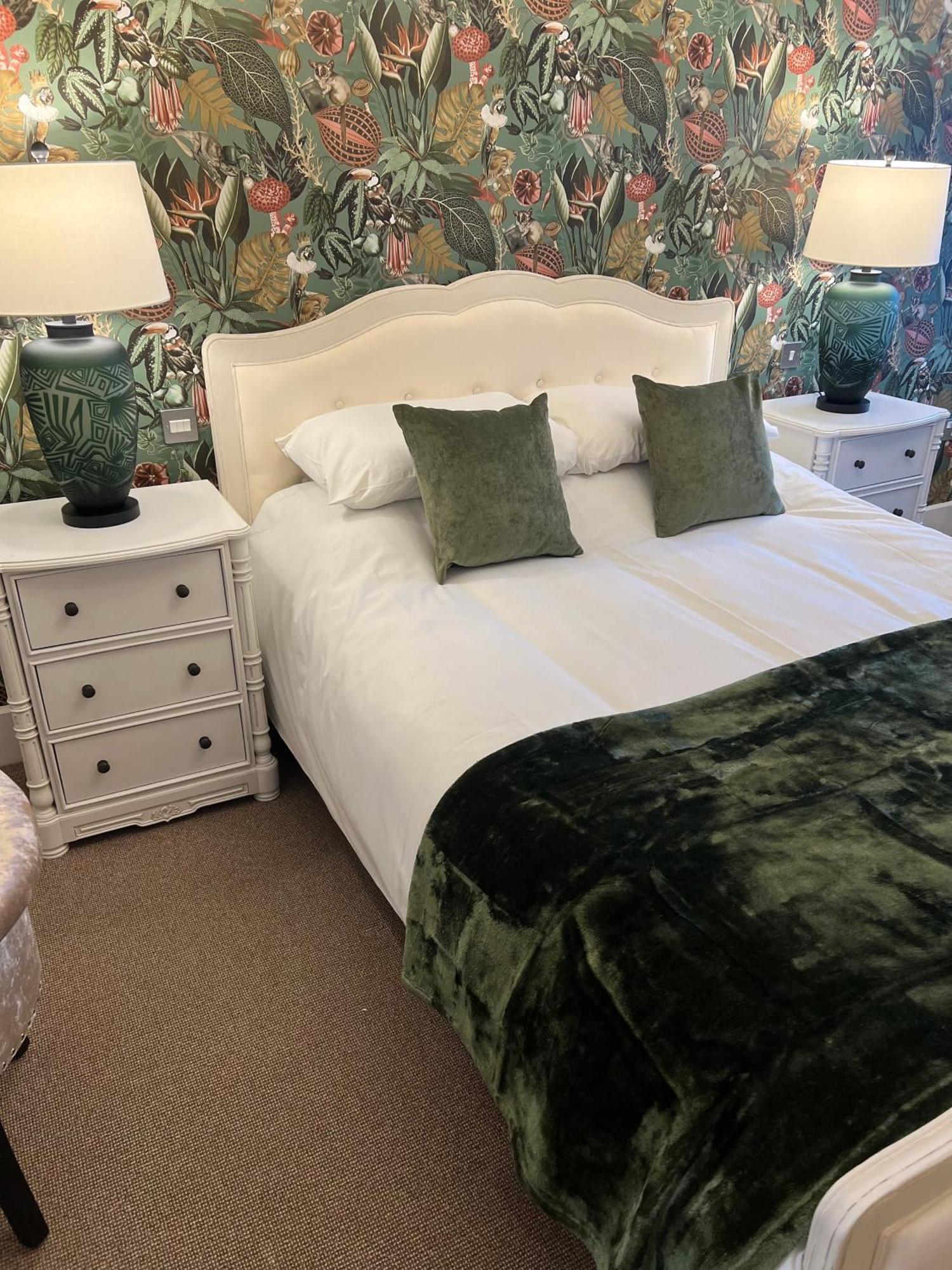 Roomours Hotel With Private Car Park ลันดิดโน ภายนอก รูปภาพ