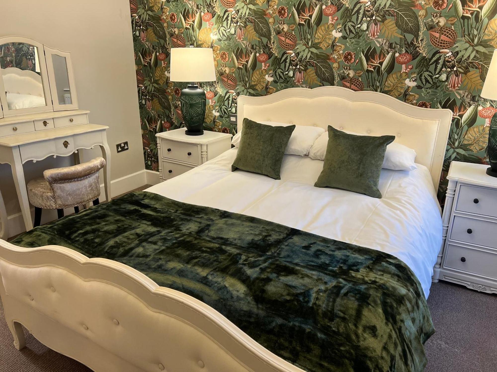 Roomours Hotel With Private Car Park ลันดิดโน ภายนอก รูปภาพ