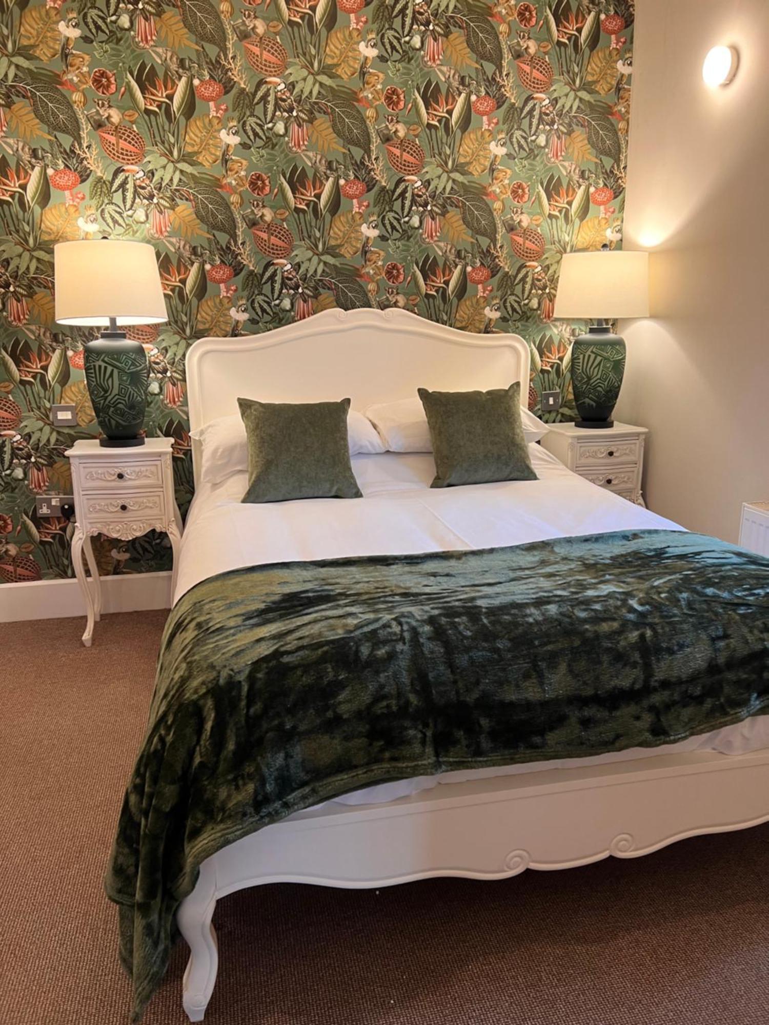 Roomours Hotel With Private Car Park ลันดิดโน ภายนอก รูปภาพ